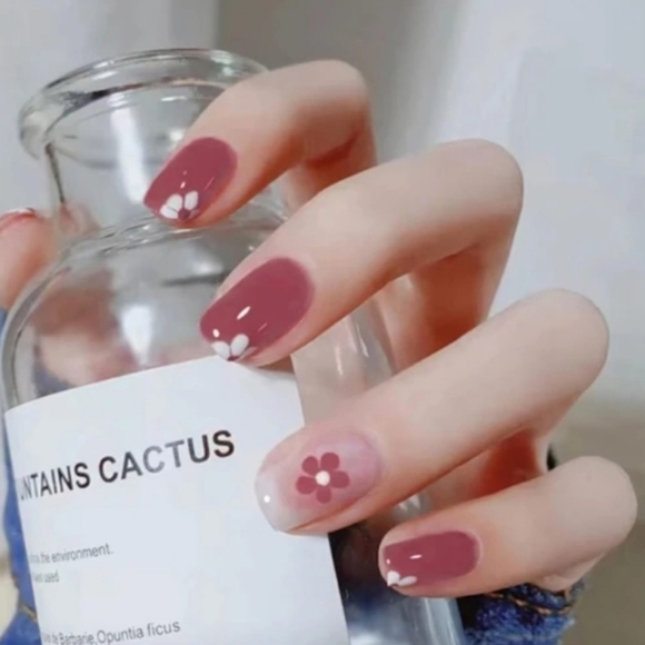 2/$16 Floral Short Press On Nails - Picture 11 of 16